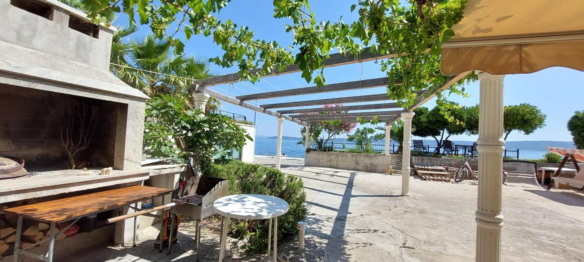 Apartman Figaro Pogled Od Milijun Dolara, 2 Tusa, 2 Wc Kaštela Exterior foto
